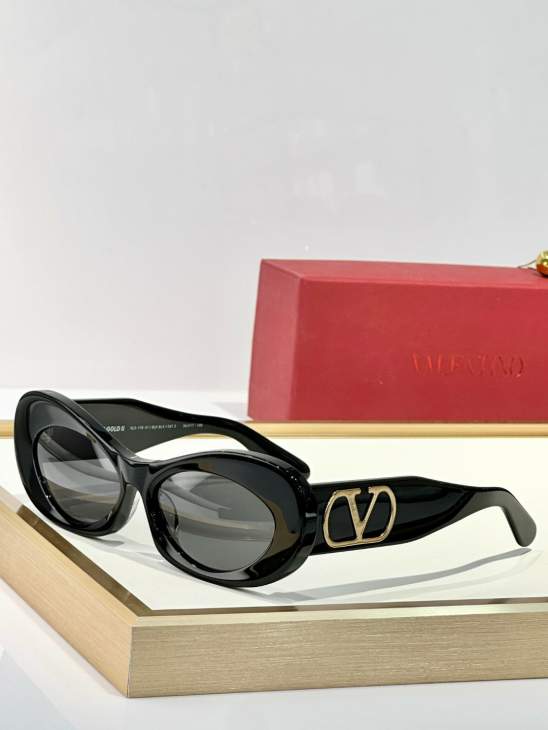 Picture of Valentino Sunglasses _SKUfw69866471fw